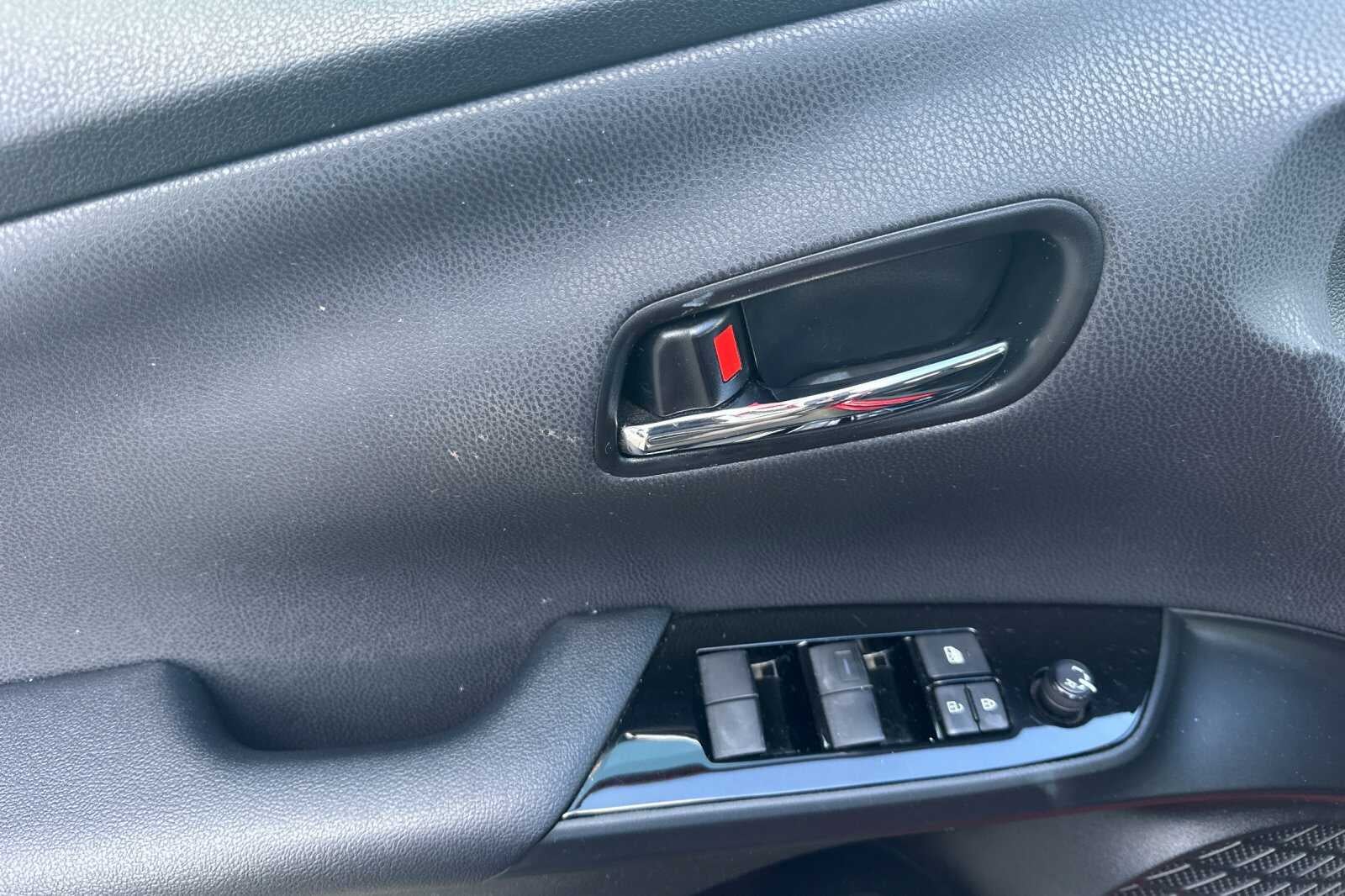 2022 Toyota Prius LE 5D Hatchback