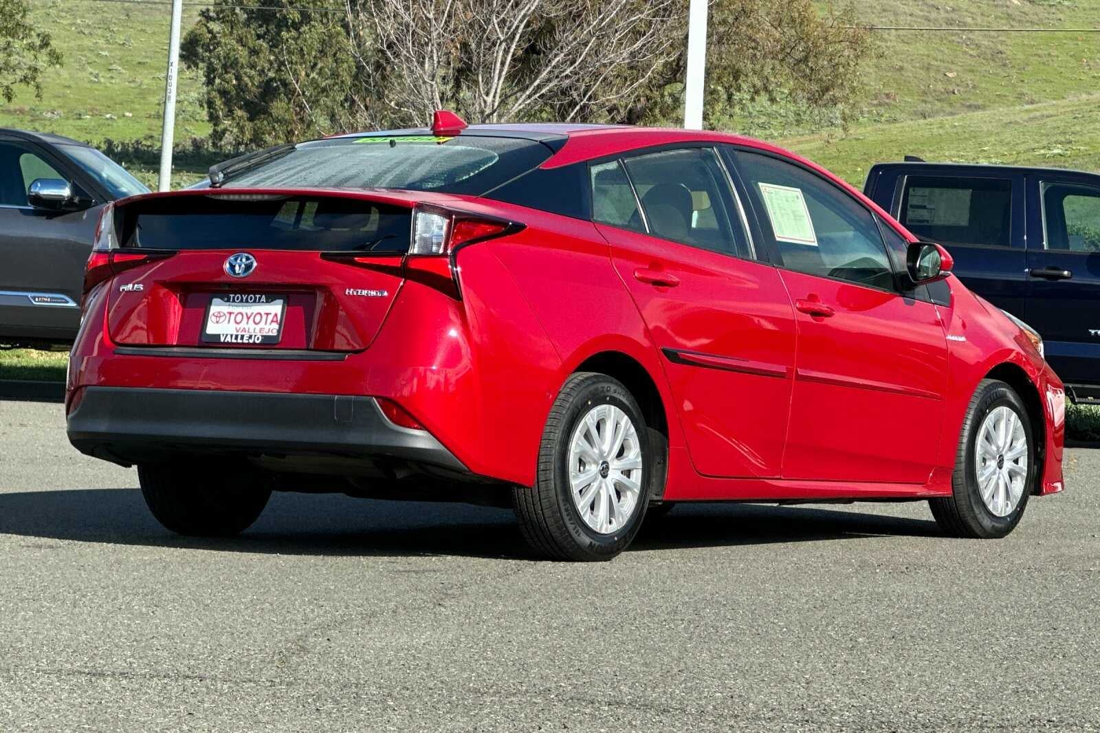 2022 Toyota Prius LE 5D Hatchback
