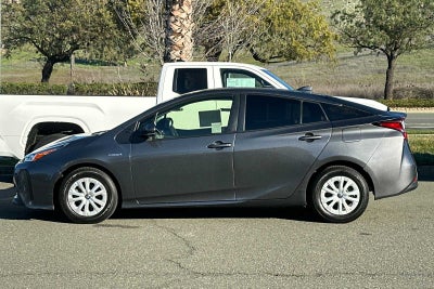 2021 Toyota Prius L 5D Hatchback