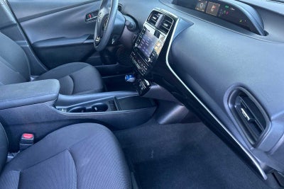 2021 Toyota Prius L 5D Hatchback