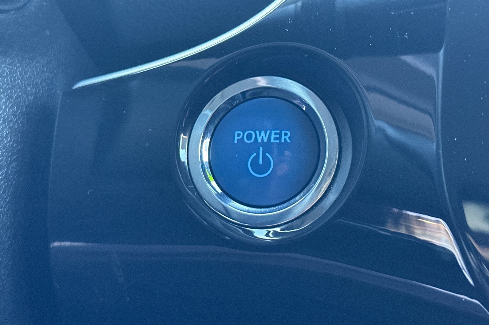 2021 Toyota Prius L 5D Hatchback