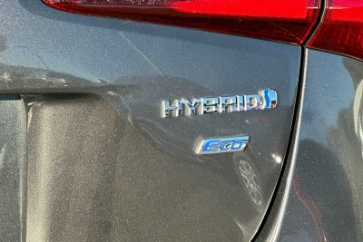 2021 Toyota Prius L 5D Hatchback