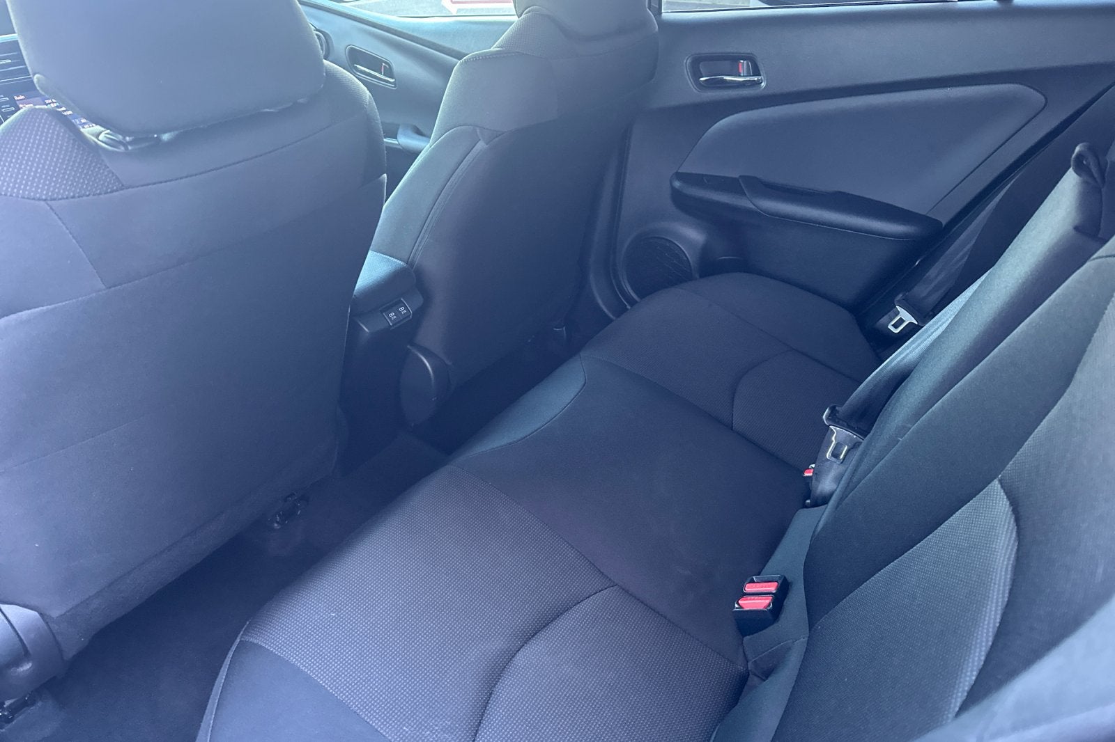 2021 Toyota Prius L 5D Hatchback