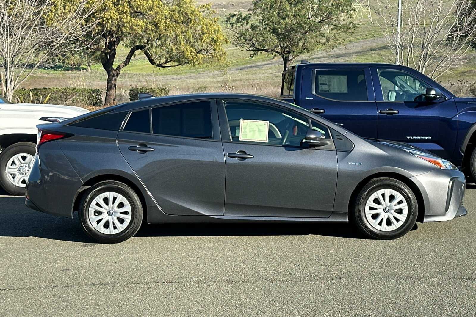 2021 Toyota Prius L 5D Hatchback