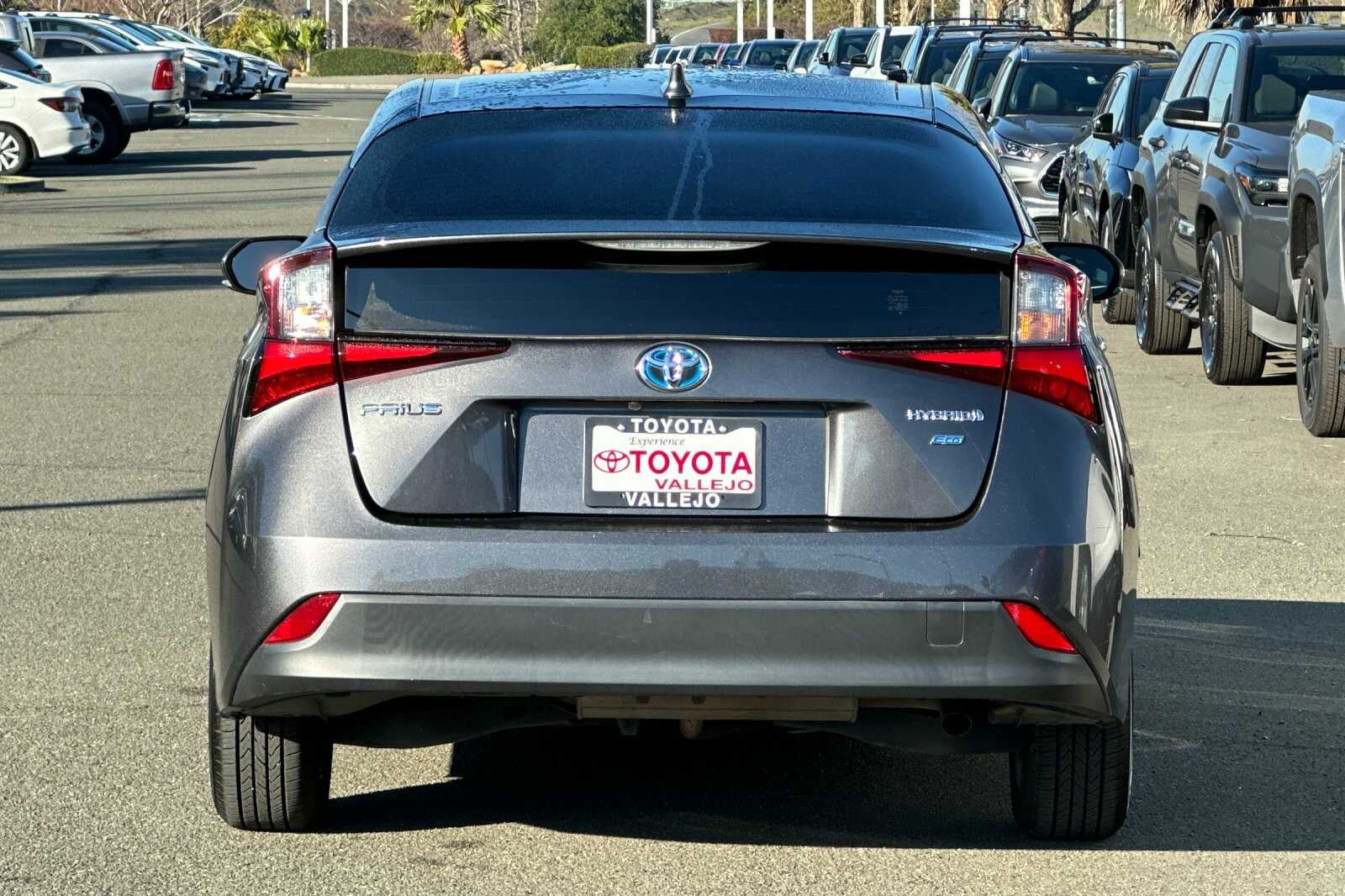 2021 Toyota Prius L 5D Hatchback