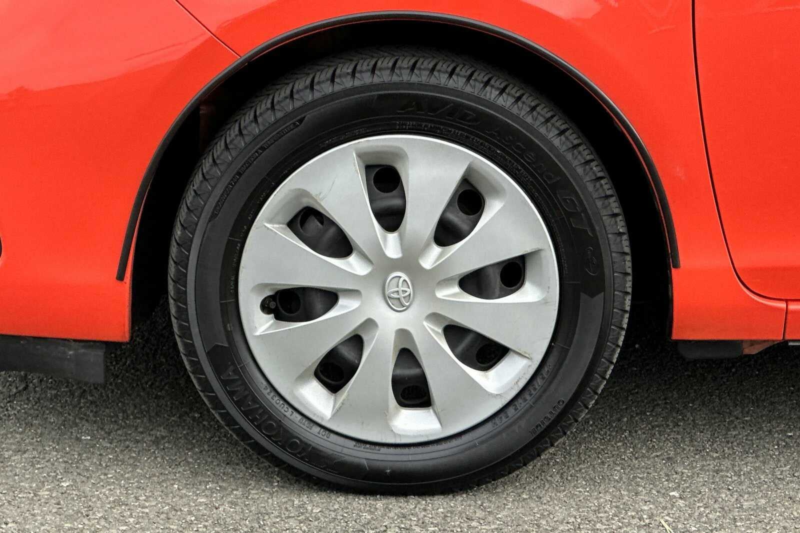 2014 Toyota Prius c Two 5D Hatchback