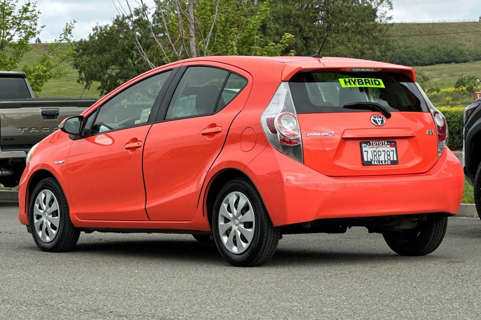 2014 Toyota Prius c Two 5D Hatchback