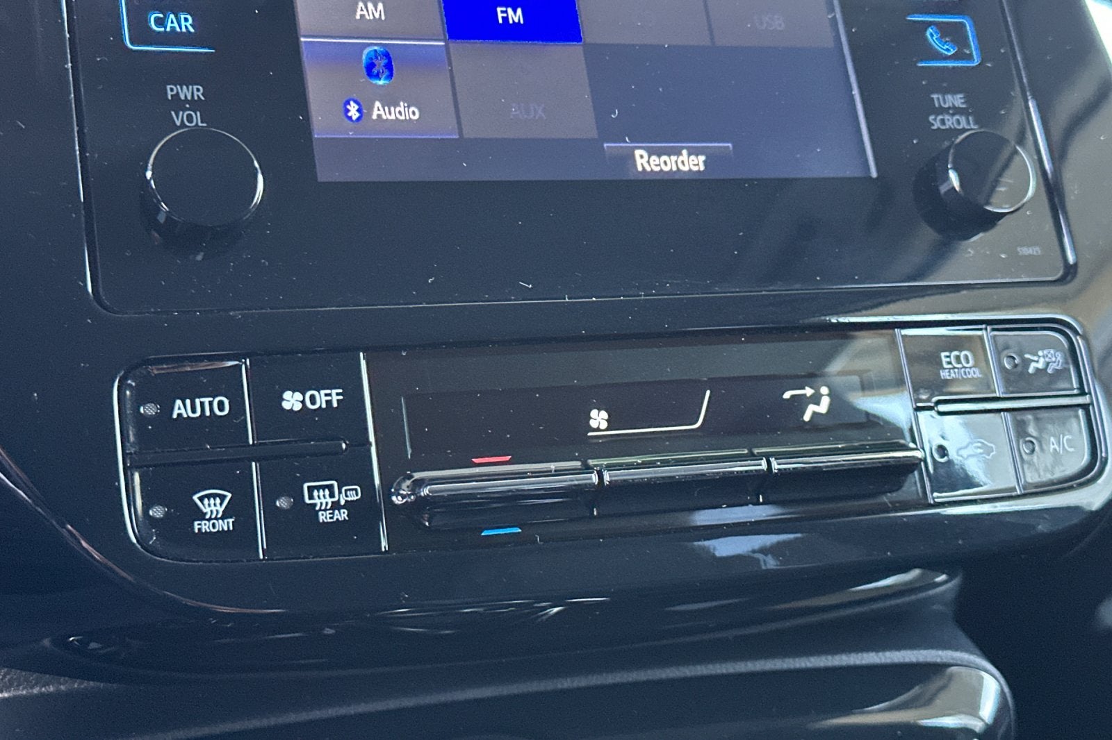2019 Toyota Prius XLE AWD-e 5D Hatchback