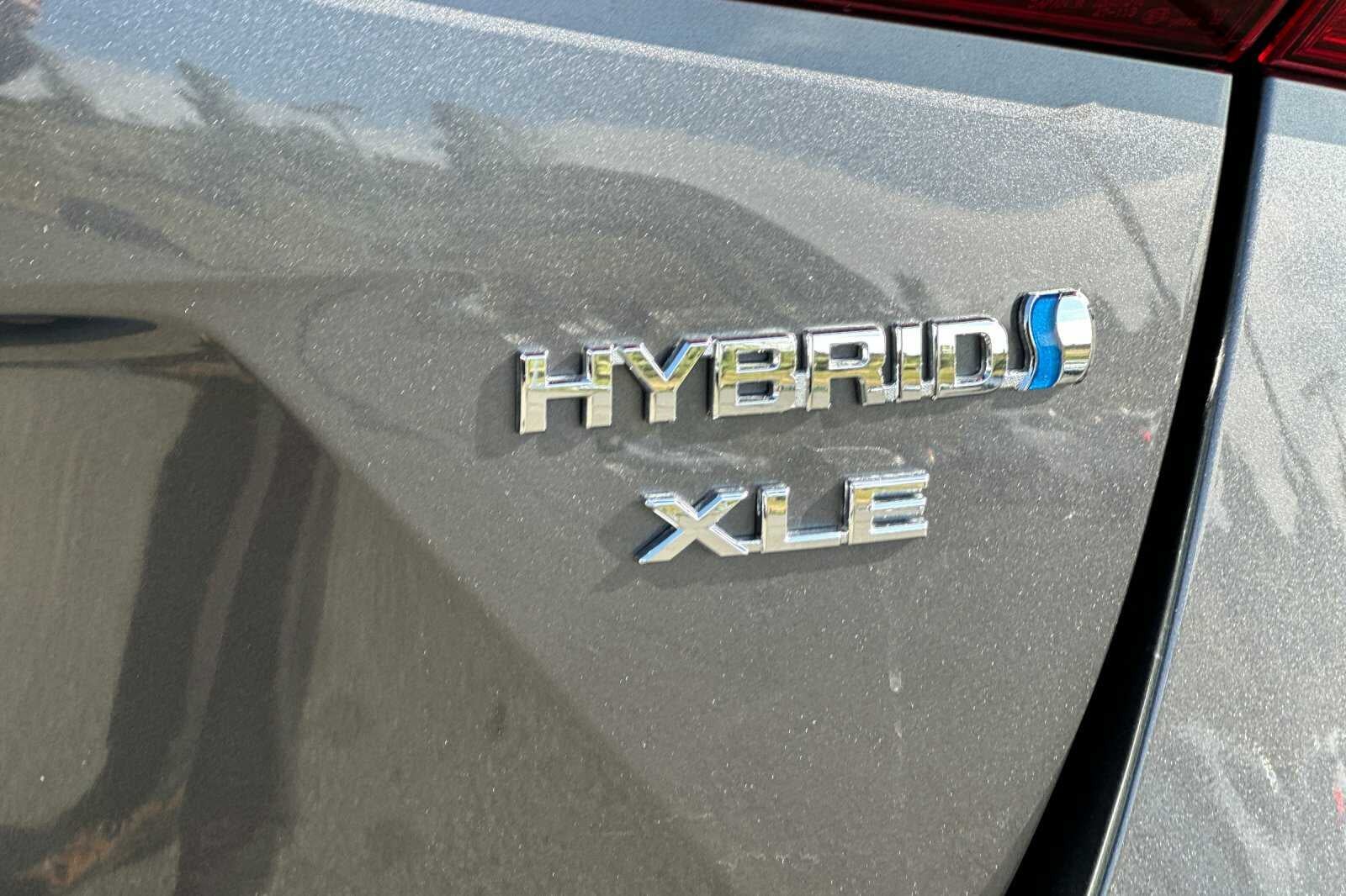 2019 Toyota Prius XLE AWD-e 5D Hatchback