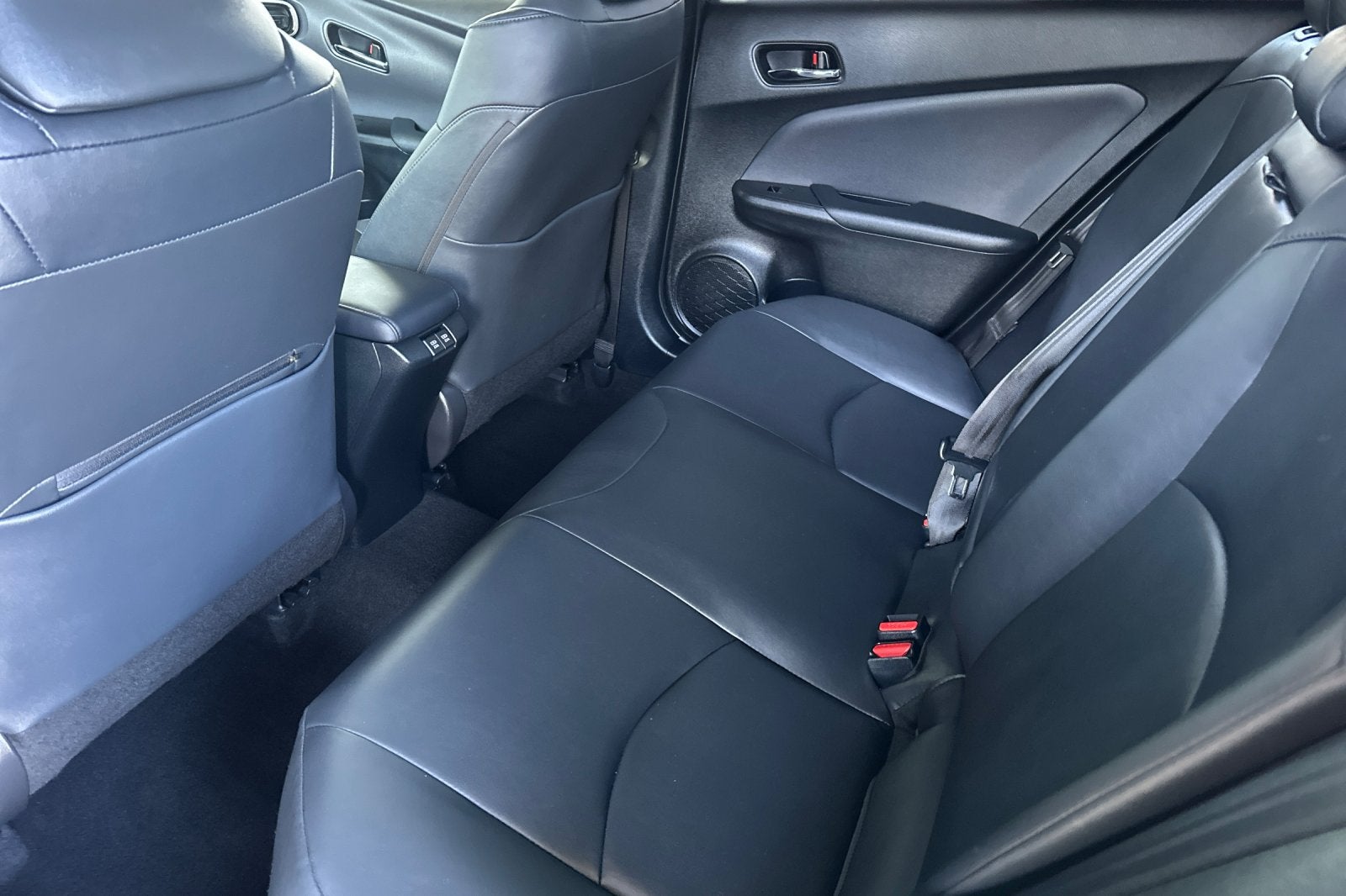 2019 Toyota Prius XLE AWD-e 5D Hatchback
