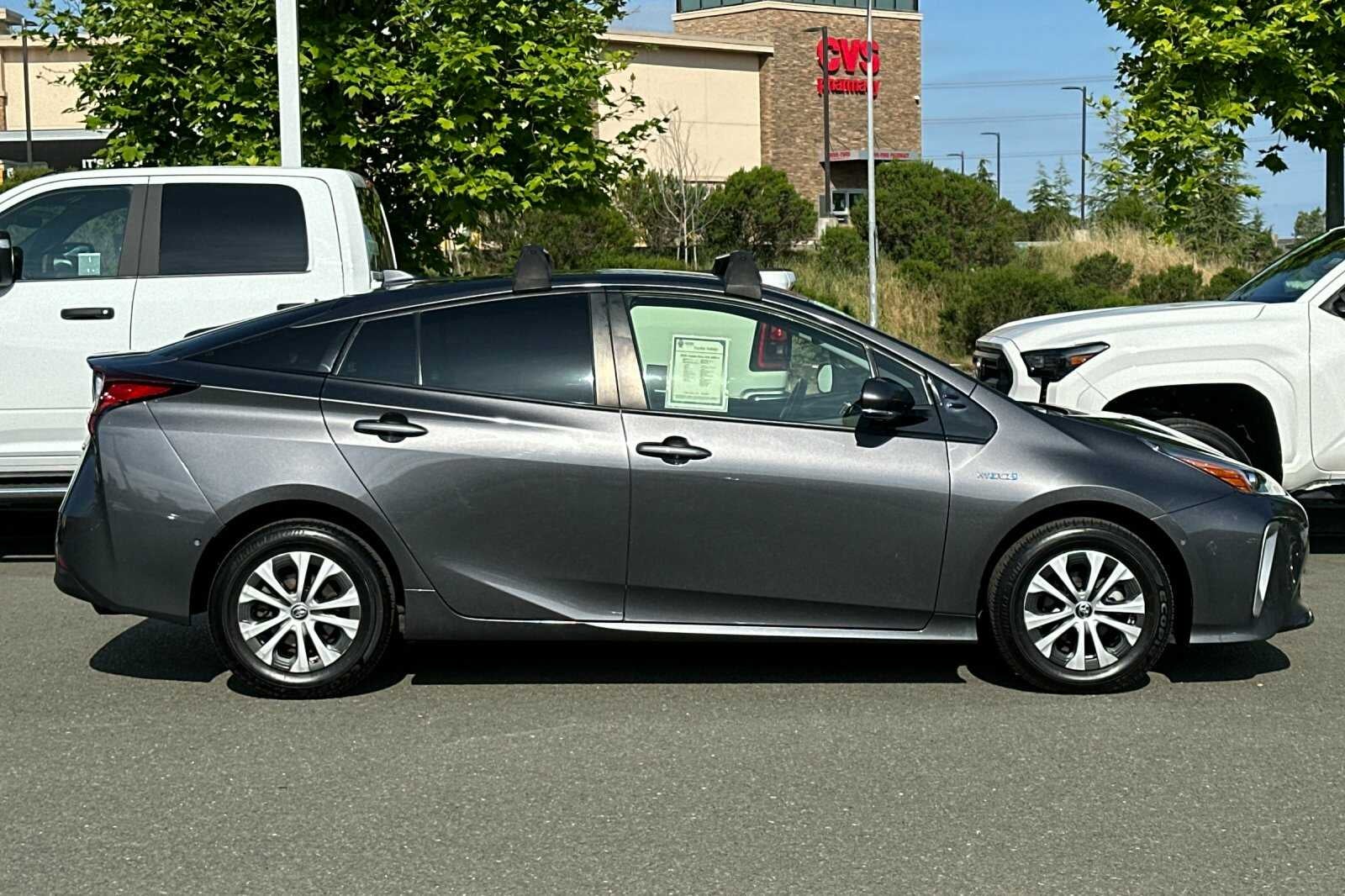 2019 Toyota Prius XLE AWD-e 5D Hatchback