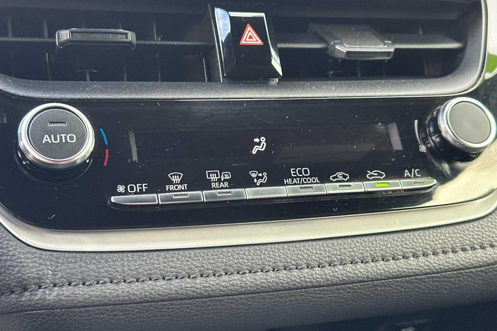 2024 Toyota Corolla SE 4D Sedan