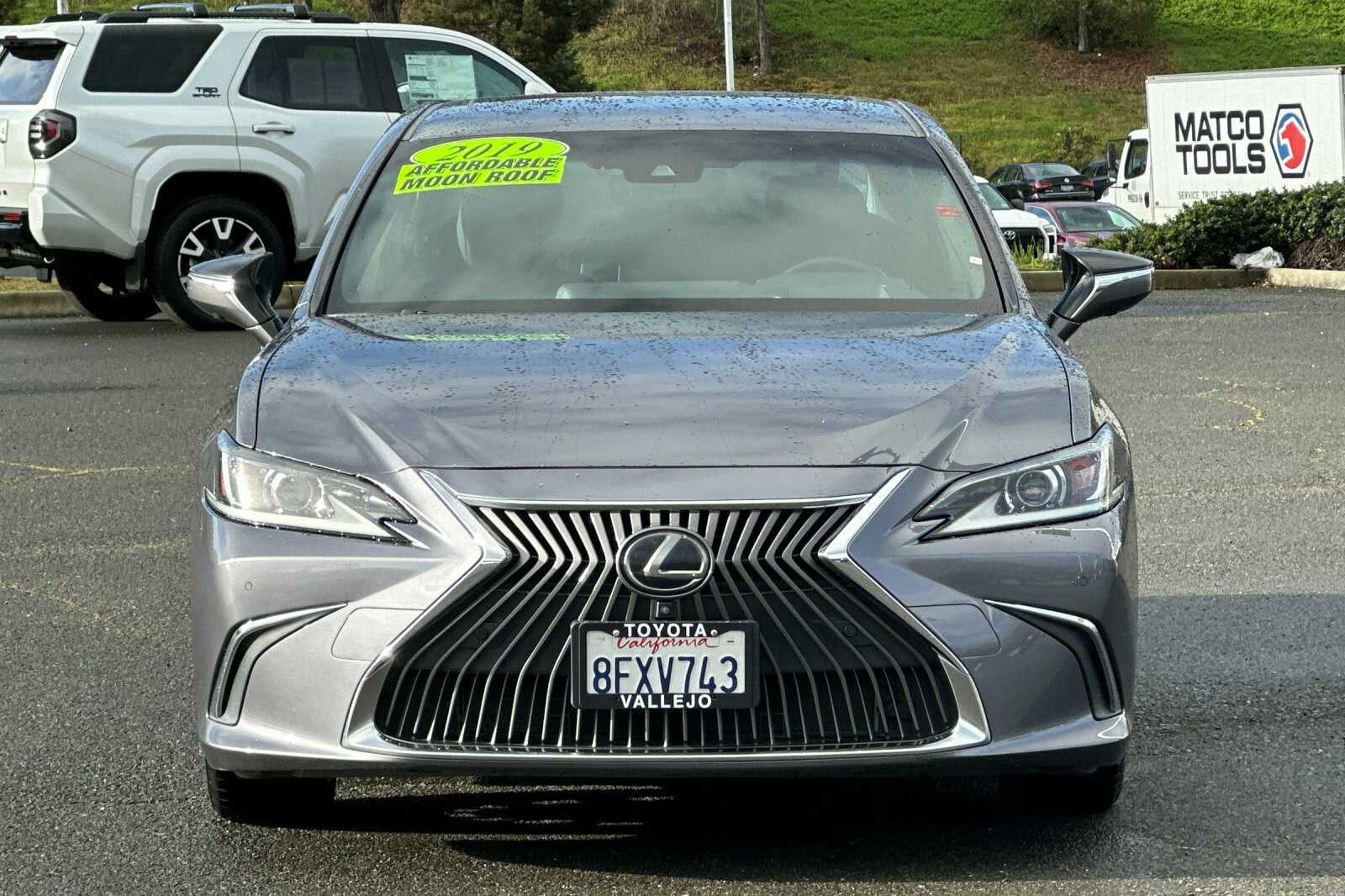 2019 Lexus ES 300h Luxury 4D Sedan