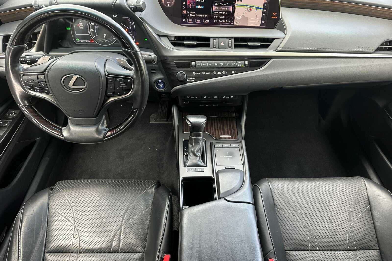 2019 Lexus ES 300h Luxury 4D Sedan
