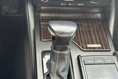 2019 Lexus ES 300h Luxury 4D Sedan