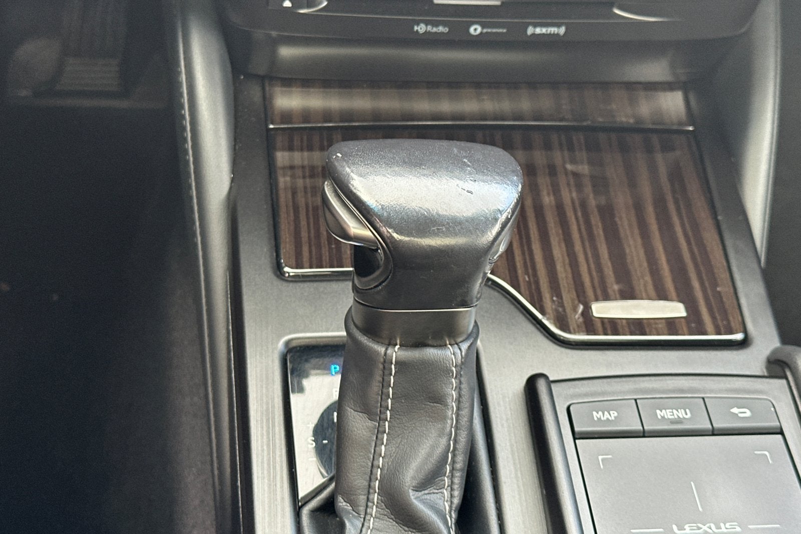 2019 Lexus ES 300h Luxury 4D Sedan