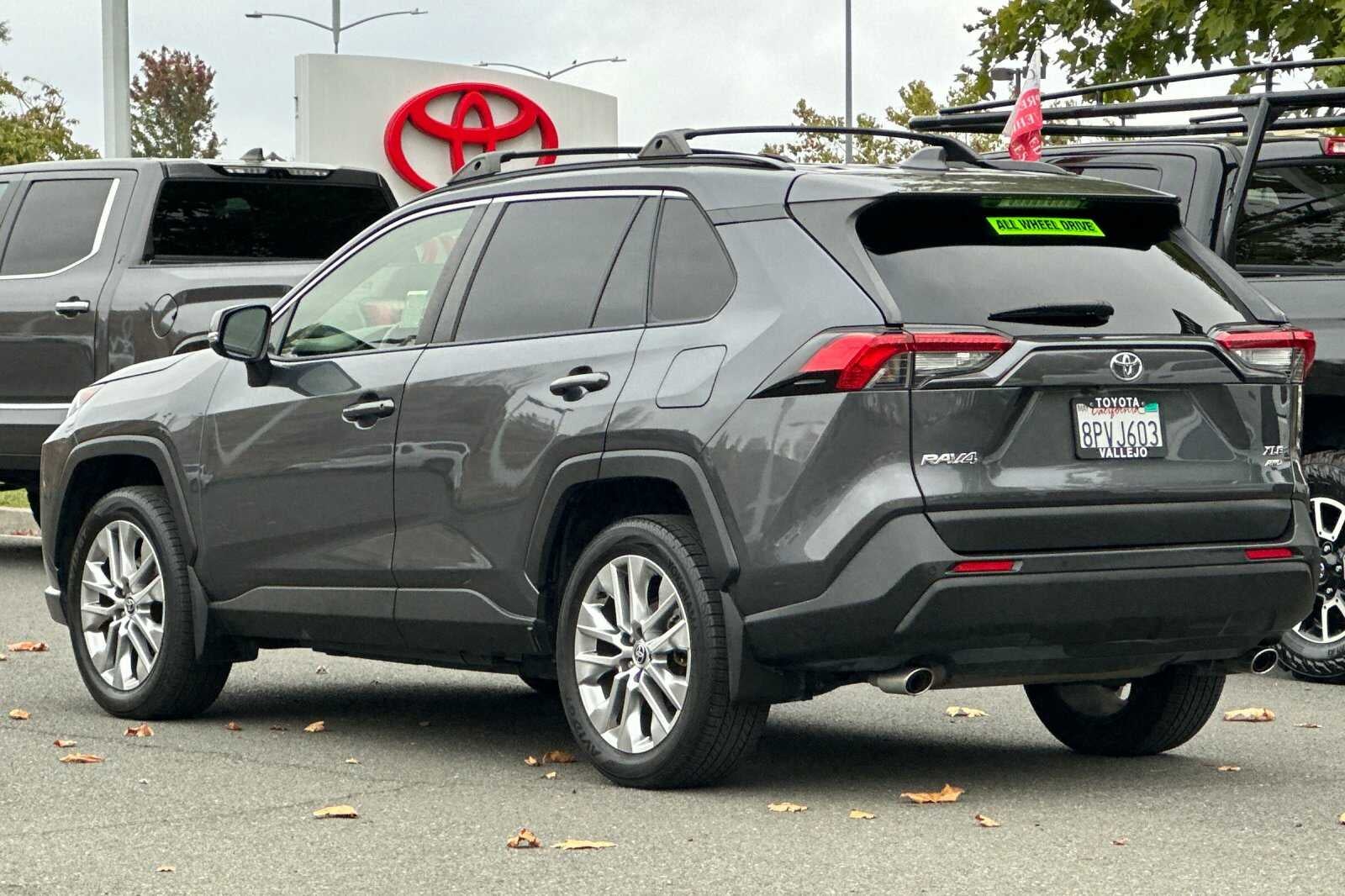 2020 Toyota RAV4 XLE Premium