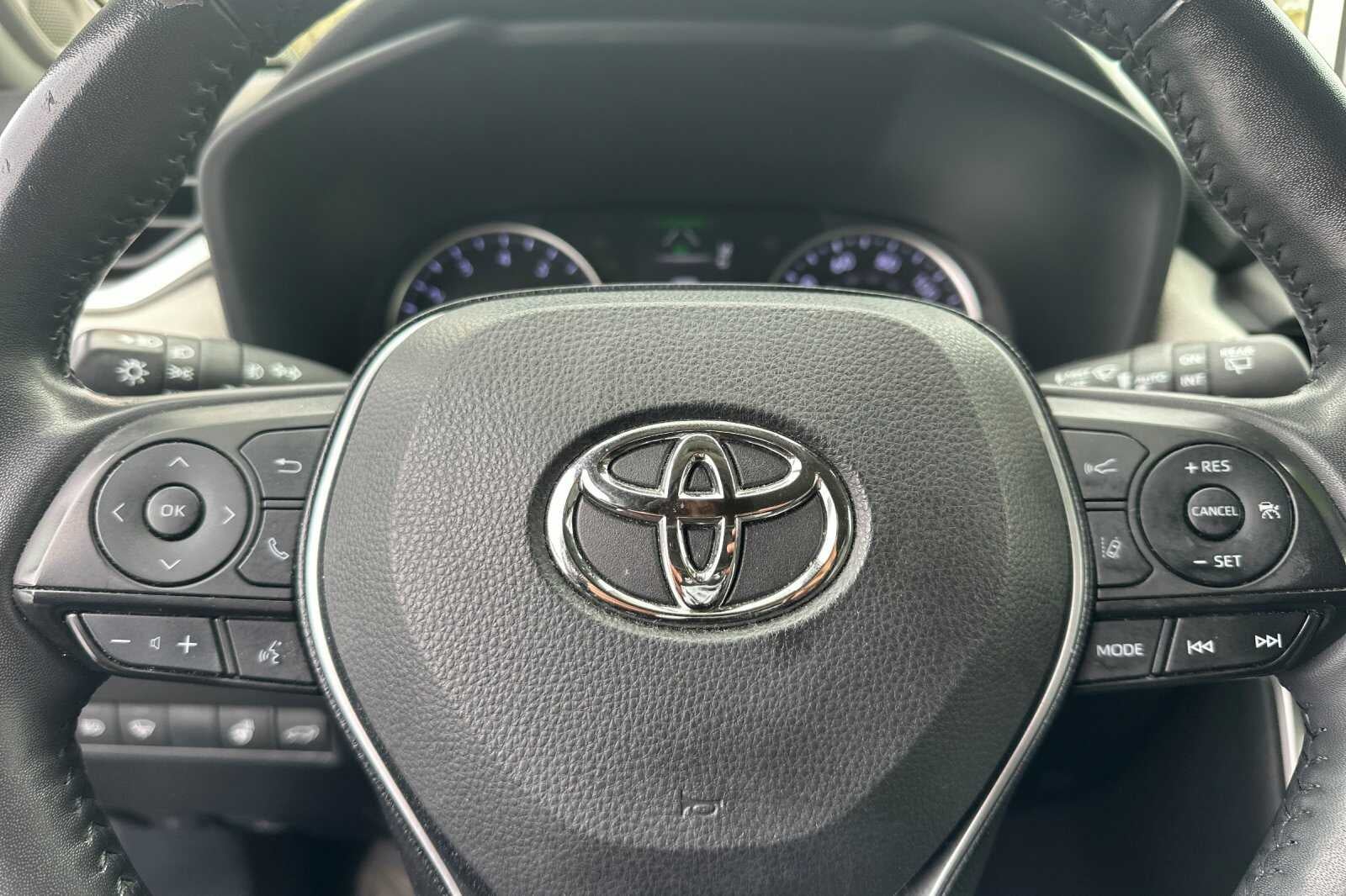 2020 Toyota RAV4 XLE Premium
