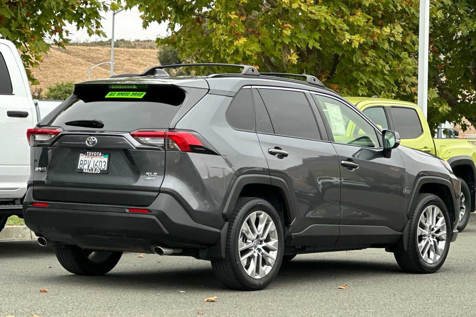 2020 Toyota RAV4 XLE Premium