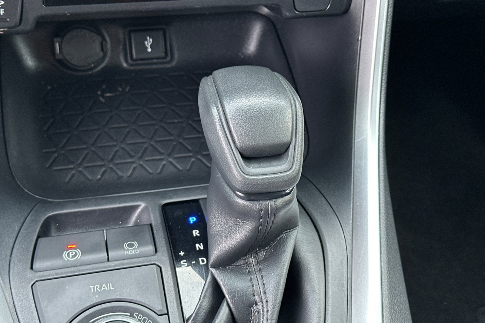 2020 Toyota RAV4 Hybrid LE