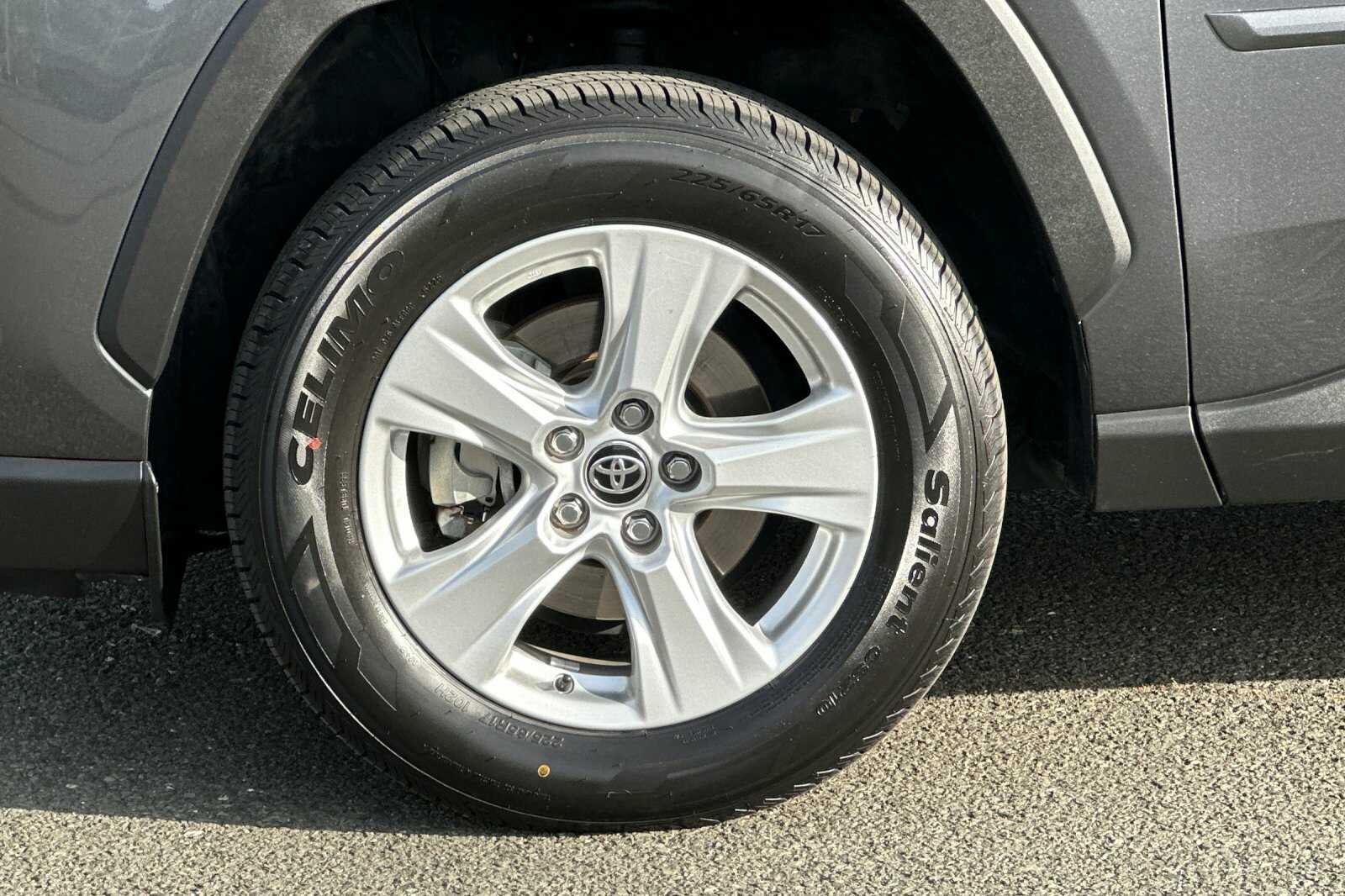 2020 Toyota RAV4 Hybrid LE