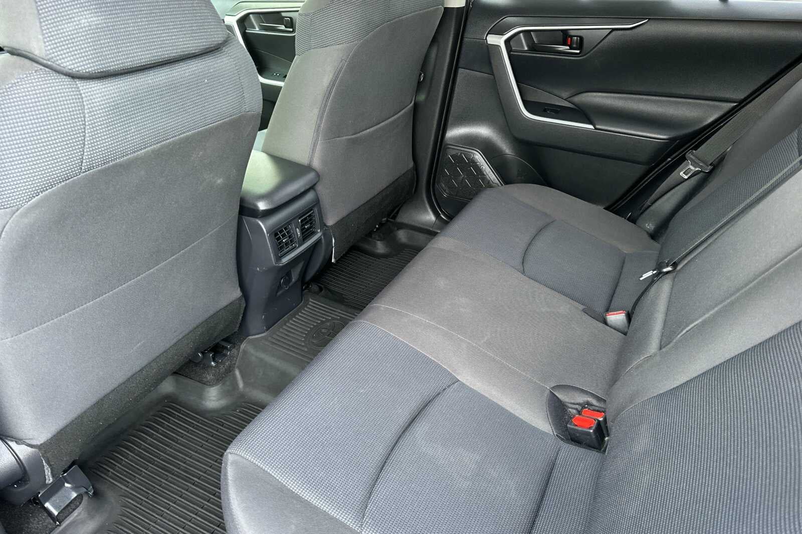 2020 Toyota RAV4 Hybrid LE