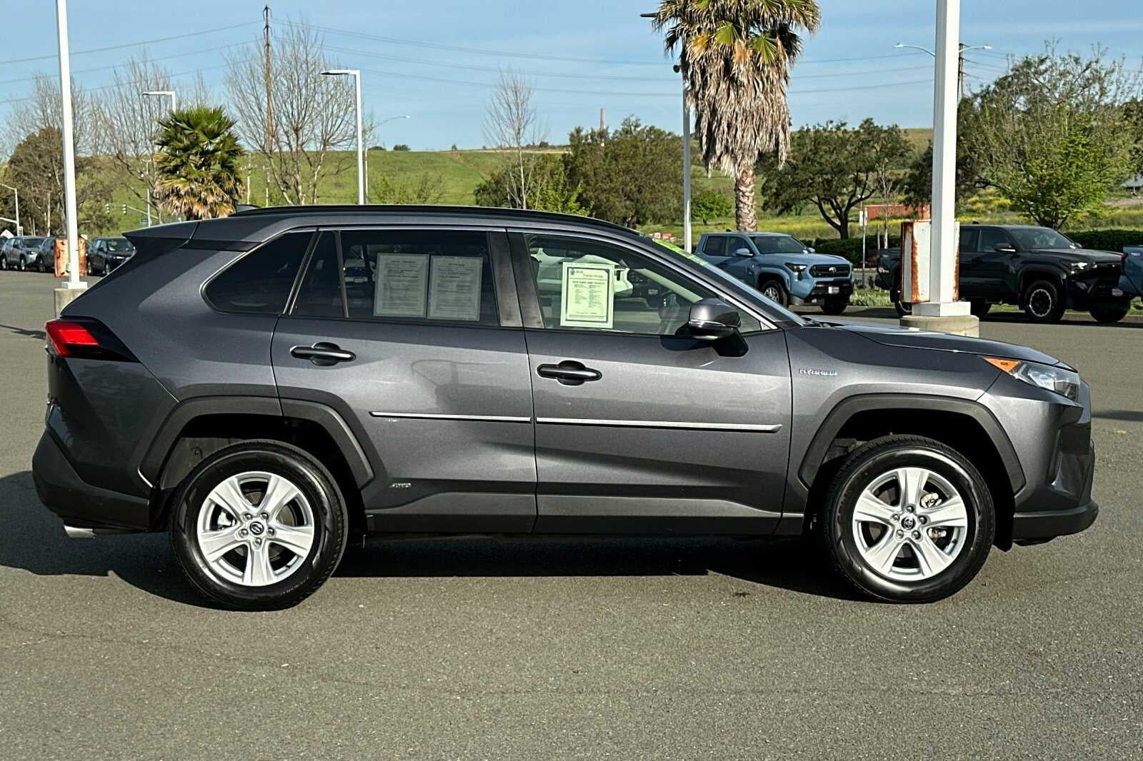 2020 Toyota RAV4 Hybrid LE