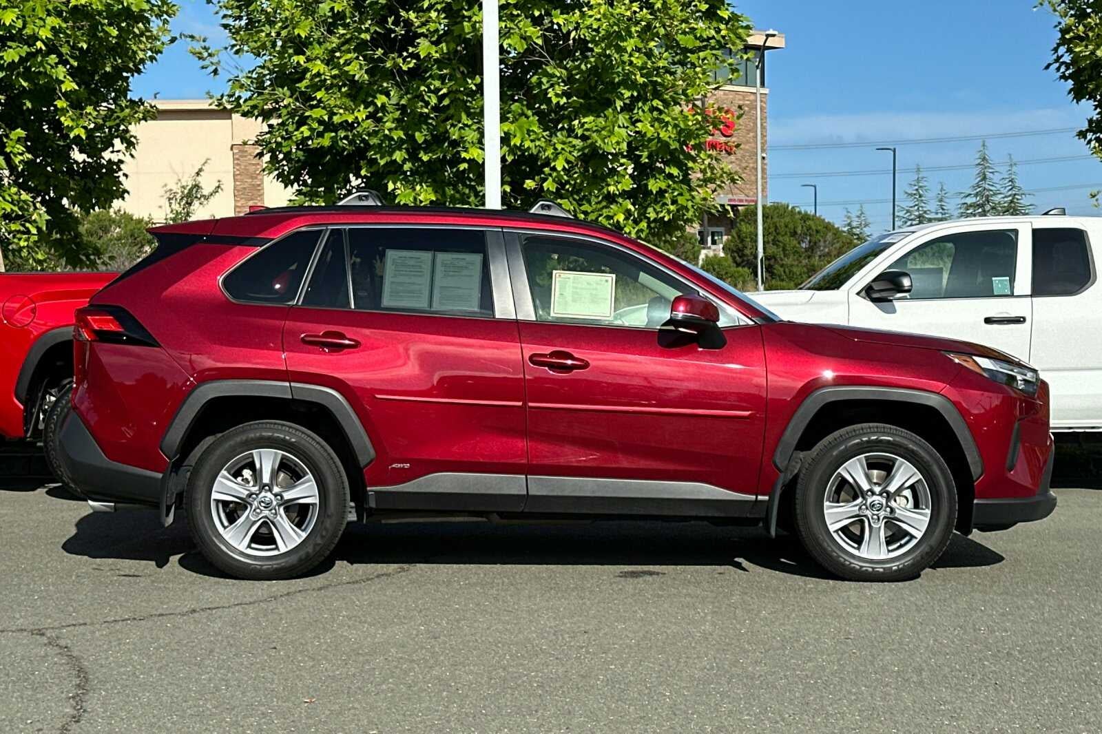 2024 Toyota RAV4 Hybrid LE