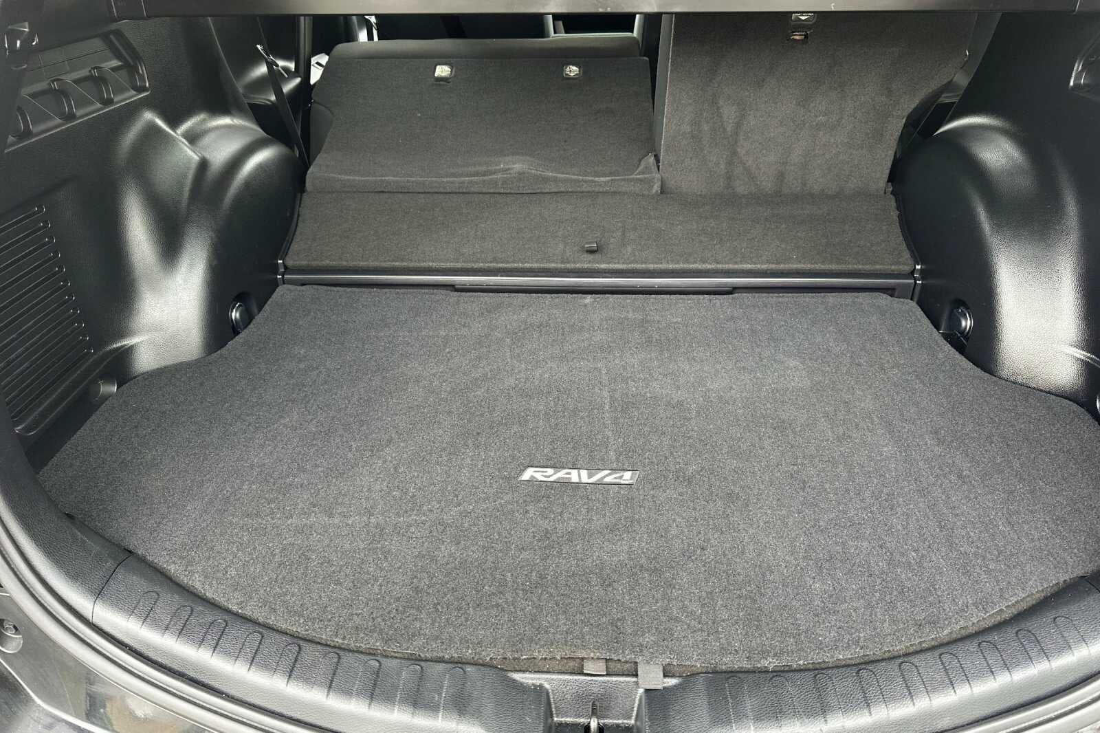 2016 Toyota RAV4 Hybrid XLE