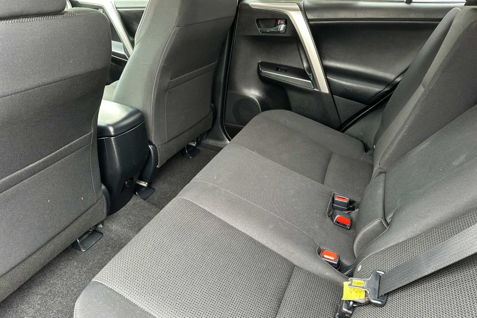2016 Toyota RAV4 Hybrid XLE