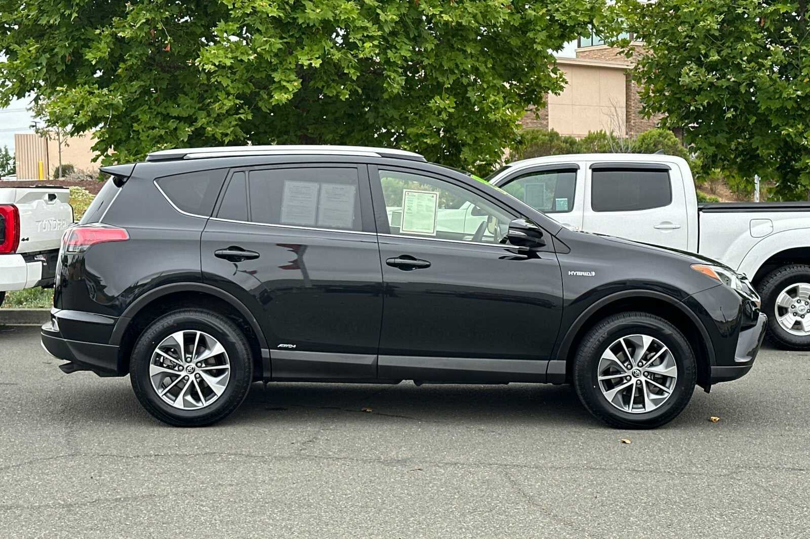 2016 Toyota RAV4 Hybrid XLE
