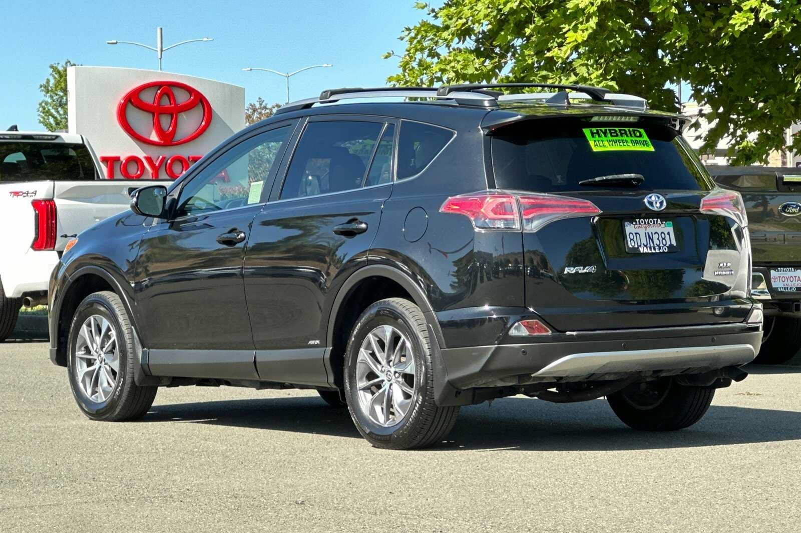 2017 Toyota RAV4 Hybrid Hybrid XLE 4D Sport Utility