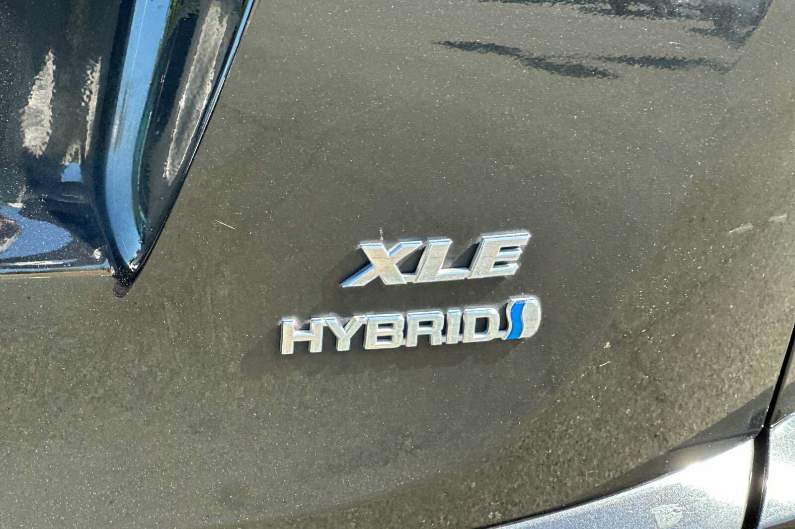 2017 Toyota RAV4 Hybrid Hybrid XLE 4D Sport Utility