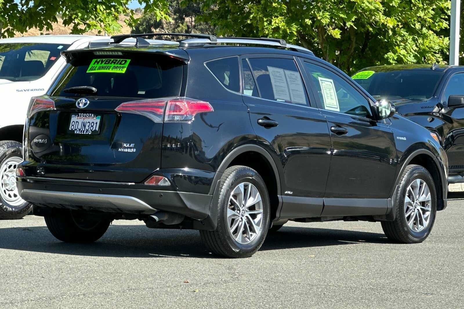 2017 Toyota RAV4 Hybrid Hybrid XLE 4D Sport Utility