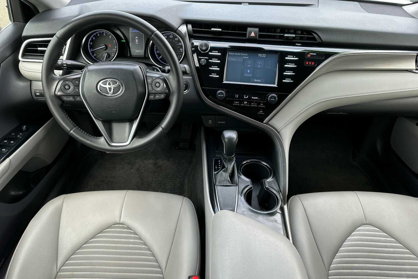 2018 Toyota Camry SE 4D Sedan