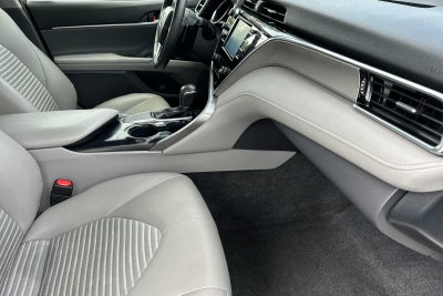 2018 Toyota Camry SE 4D Sedan