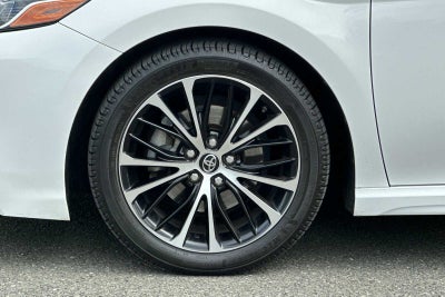 2018 Toyota Camry SE 4D Sedan