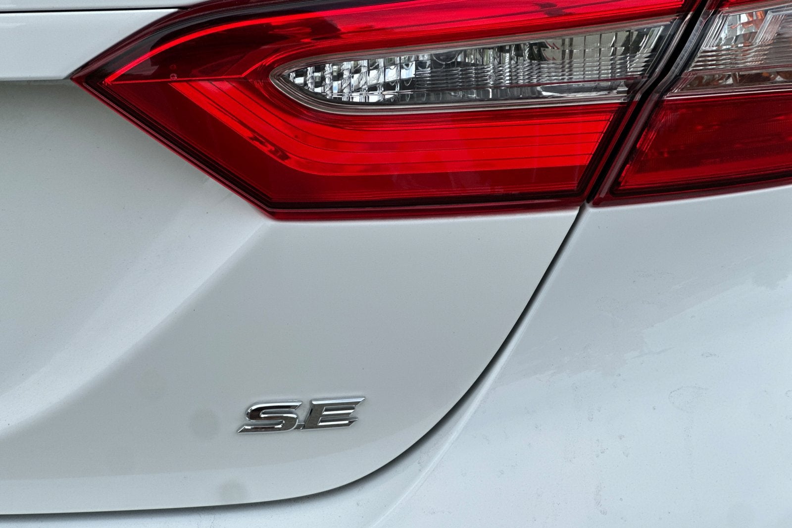 2018 Toyota Camry SE 4D Sedan