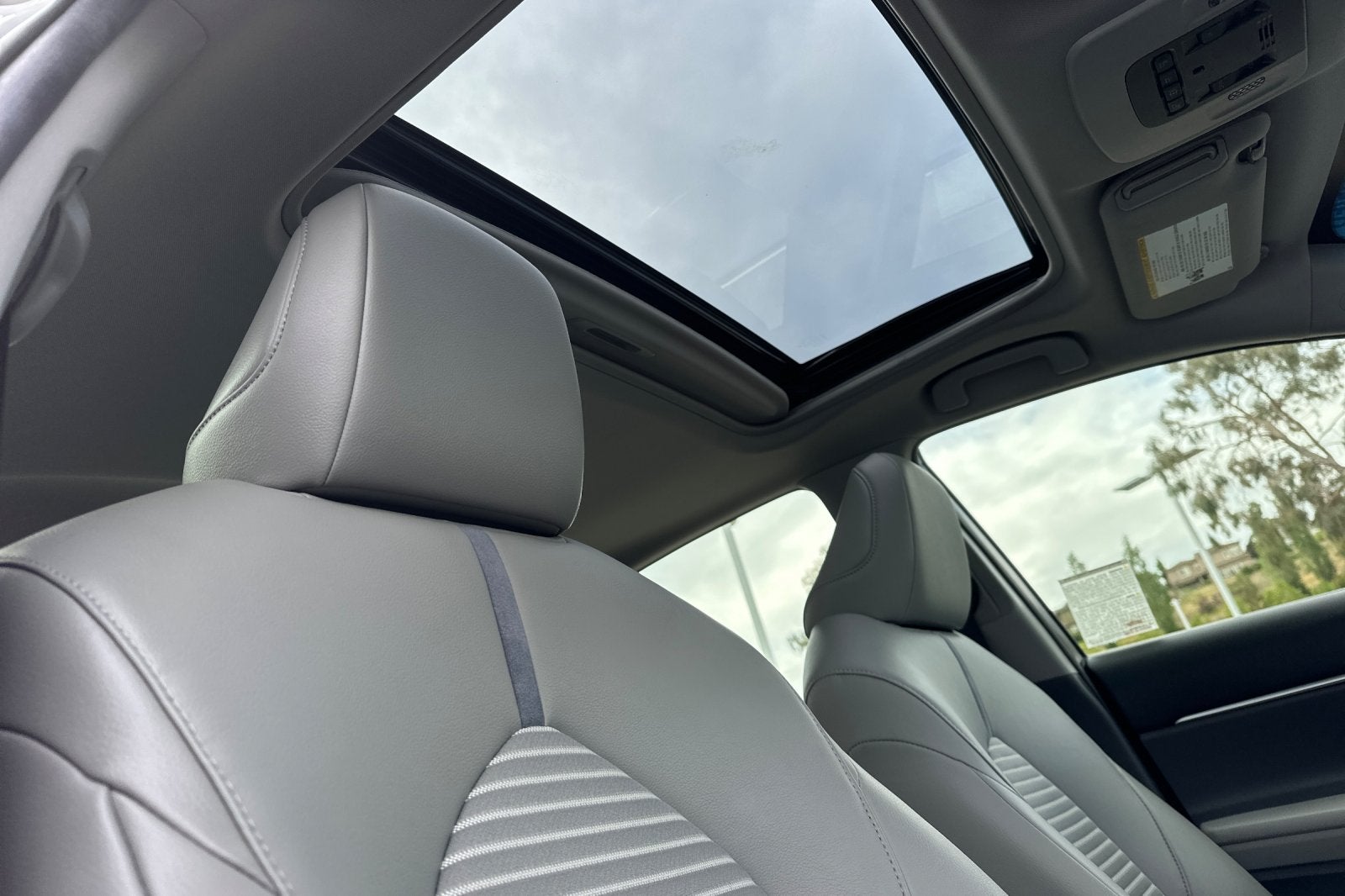 2018 Toyota Camry SE 4D Sedan