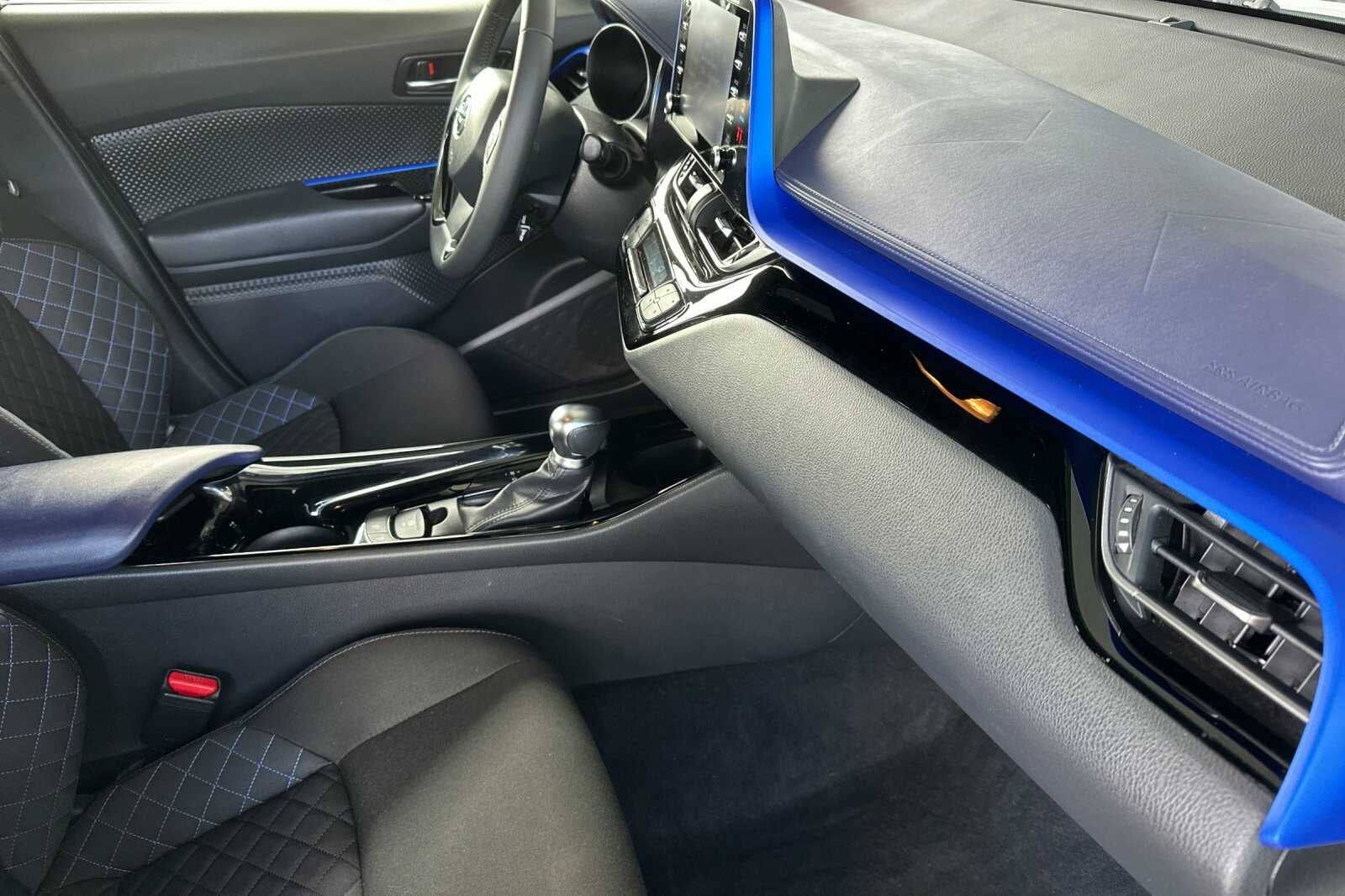 2021 Toyota C-HR XLE 4D Sport Utility