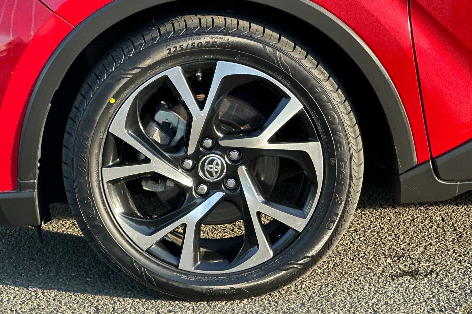 2020 Toyota C-HR XLE 4D Sport Utility