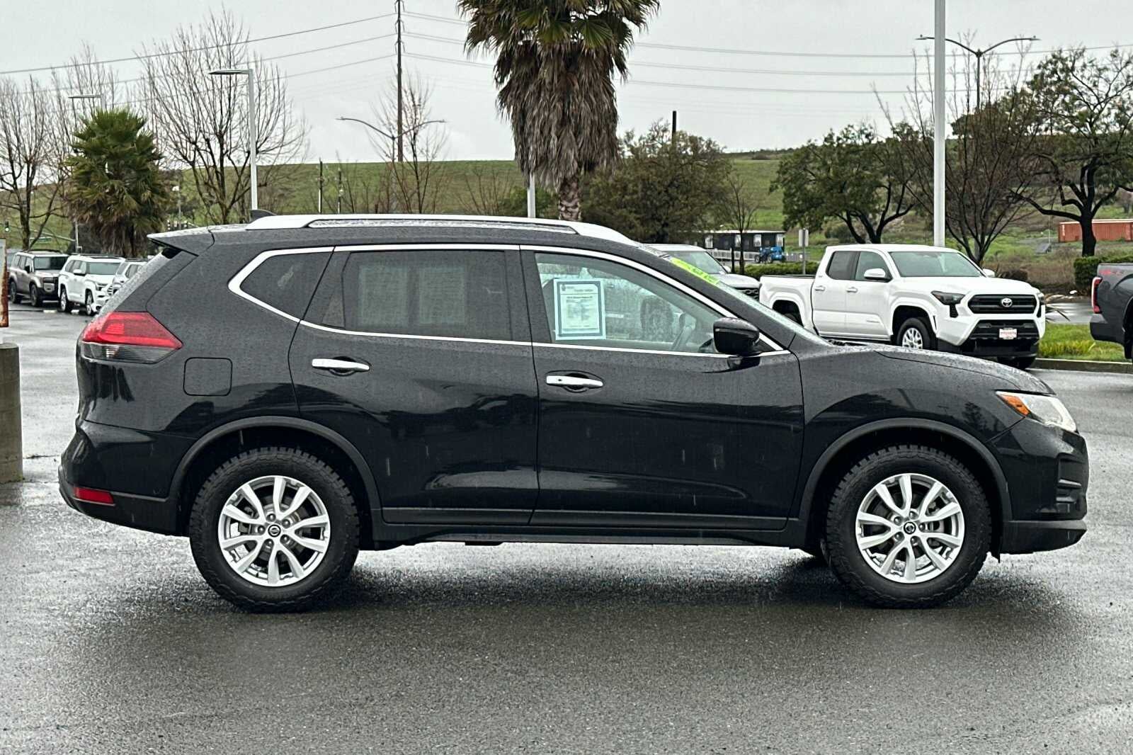 2018 Nissan Rogue SV