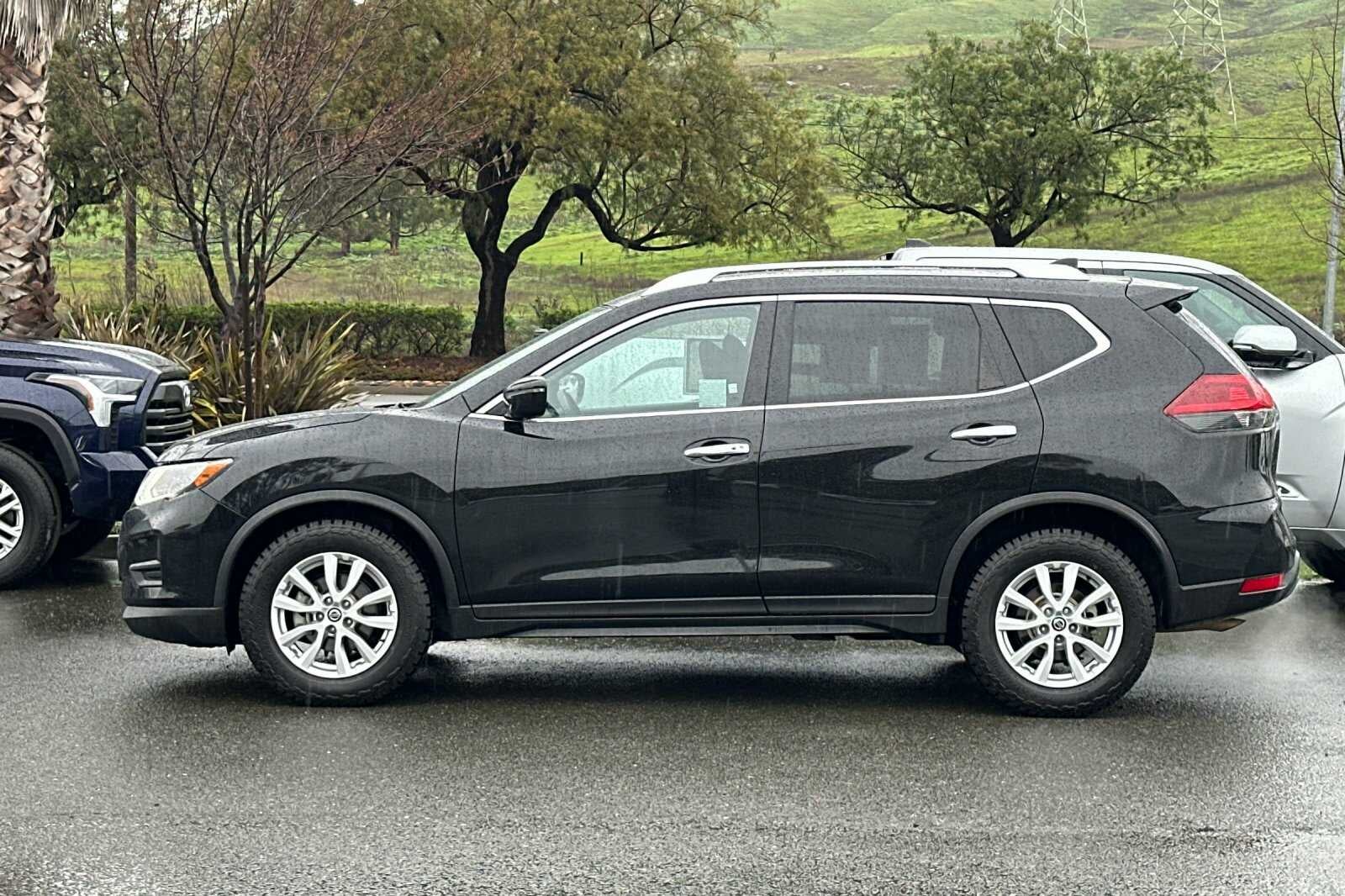 2018 Nissan Rogue SV