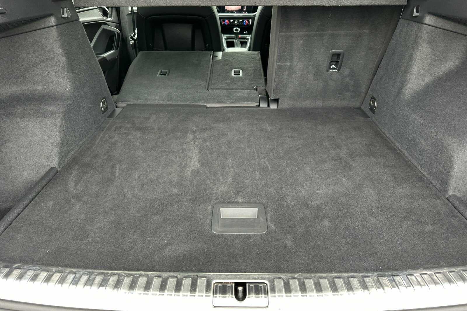 2022 Audi Q3 S line Premium