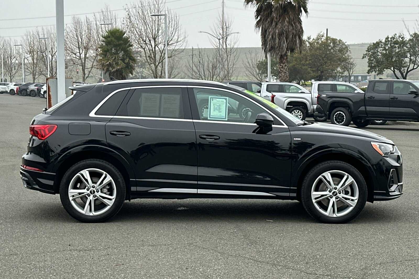 2022 Audi Q3 S line Premium