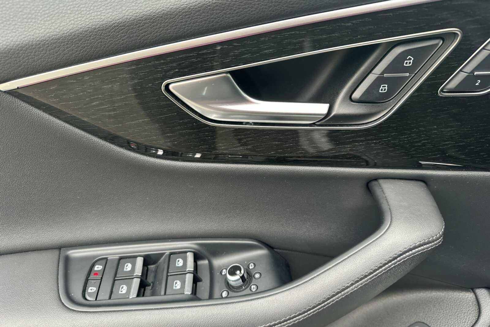 2023 Audi Q7 Premium Plus