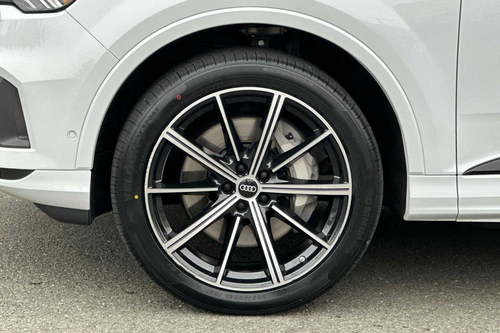 2023 Audi Q7 Premium Plus
