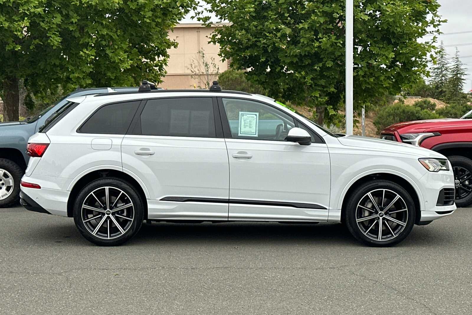 2023 Audi Q7 Premium Plus
