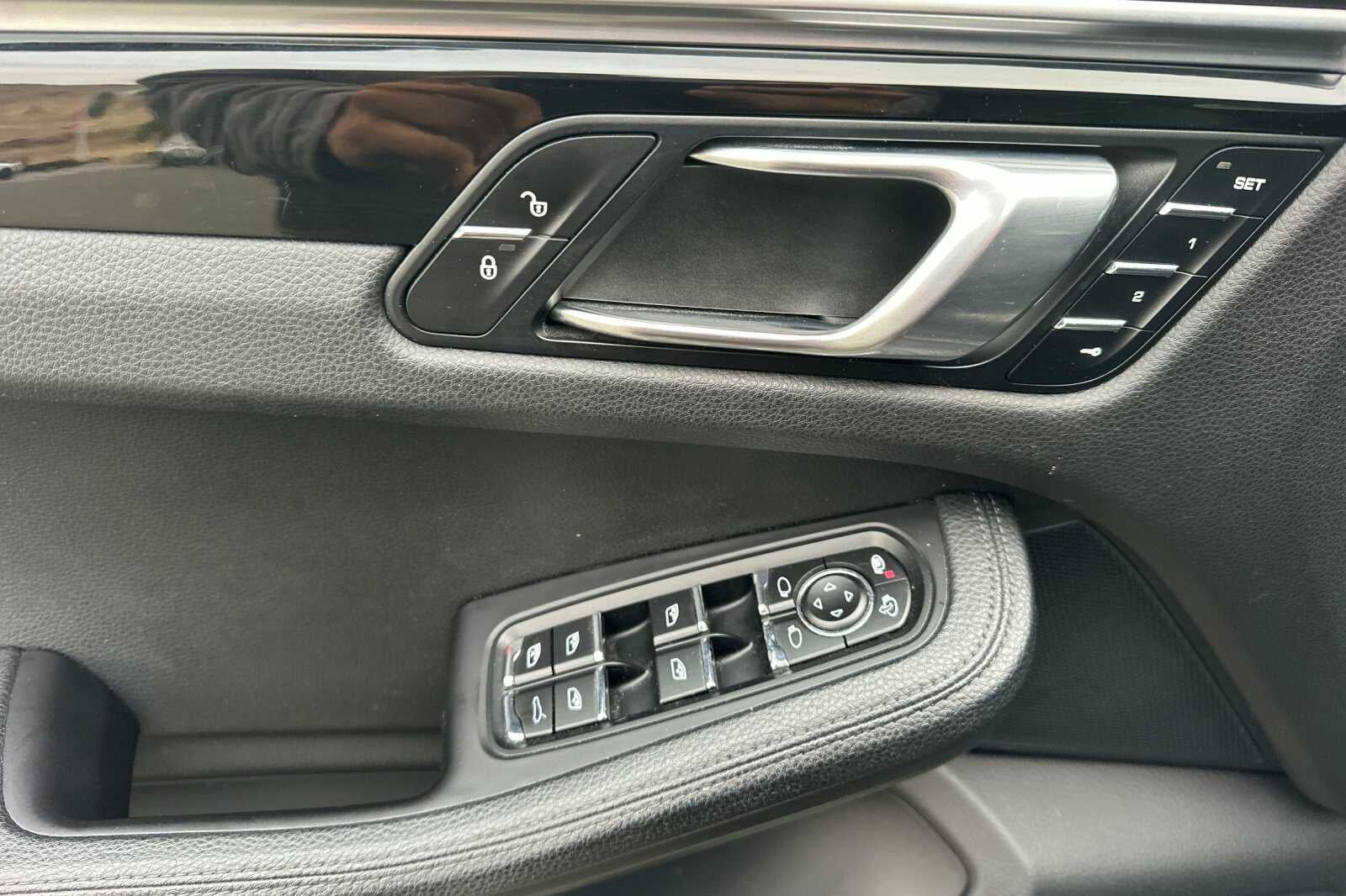 2017 Porsche Macan 4D Sport Utility