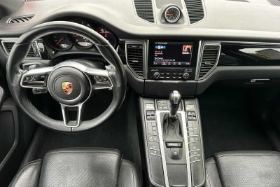 2017 Porsche Macan 4D Sport Utility